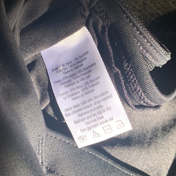 Alo Yoga Carmen - mesh on top, criss cross back - Picture 7 of 9